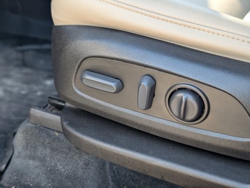 Used 2022 Chevrolet Traverse LT w/ LT Premium Package image 37