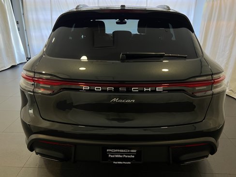 New 2026 Porsche Macan image 8
