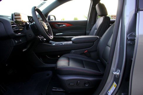 New 2026 Chevrolet Traverse RS image 8