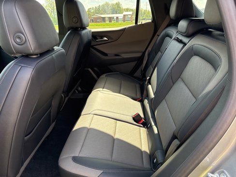 New 2025 Chevrolet Equinox LT w/ Convenience Package II image 28