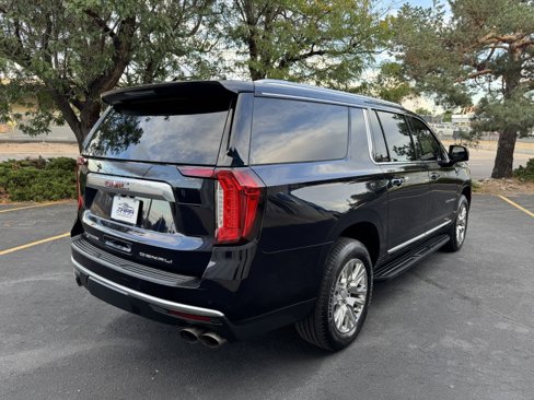 Used 2022 GMC Yukon XL Denali image 7