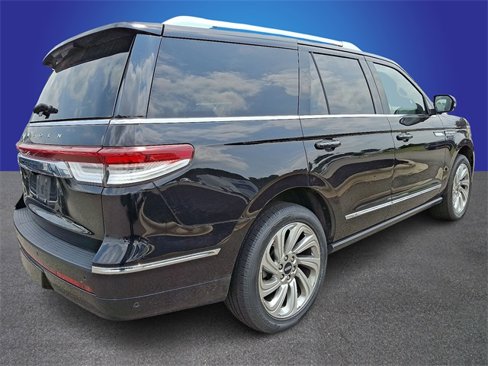 Certified 2024 Lincoln Navigator Premiere image 5