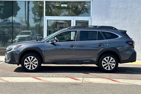 Used 2024 Subaru Outback Premium image 9