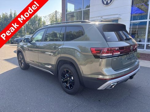 New 2025 Volkswagen Atlas Peak Edition SE image 3