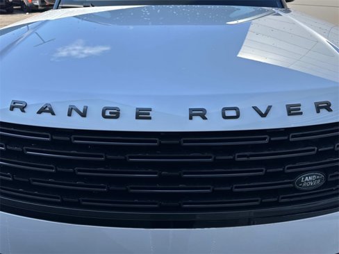 New 2025 Land Rover Range Rover SE image 13