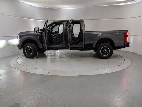 New 2026 Ford F250 Platinum w/ Tremor Off-Road Package image 11