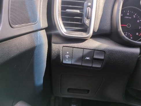 Used 2022 Kia Sportage LX image 20