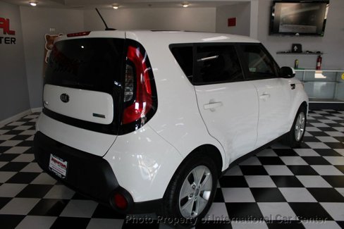 Used 2015 Kia Soul + image 5