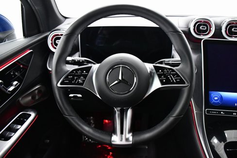 Used 2025 Mercedes-Benz GLC 300 4MATIC image 8