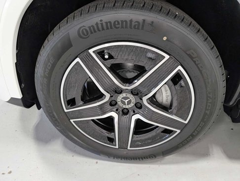 New 2025 Mercedes-Benz GLC 350e 4MATIC image 3