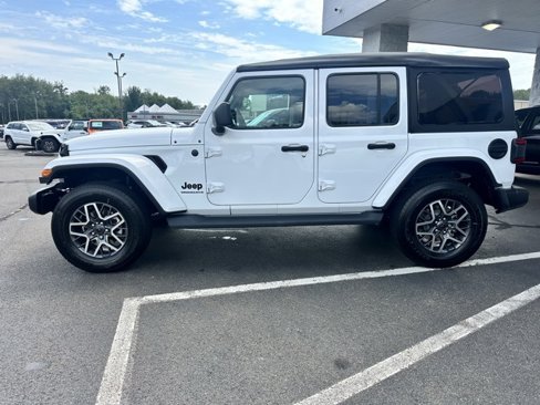 New 2025 Jeep Wrangler Sahara image 8