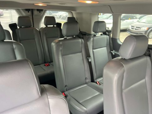 Used 2023 Ford Transit 250 Low Roof AWD image 12