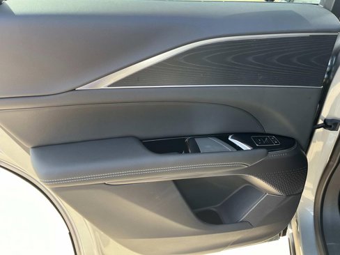 New 2026 Cadillac Lyriq Sport image 18