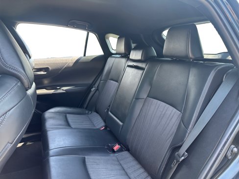 Used 2021 Toyota Venza XLE image 13