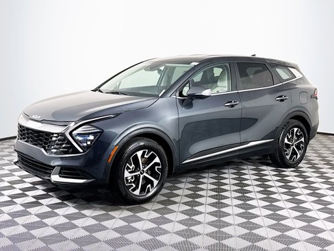 Used 2025 Kia Sportage EX image 4