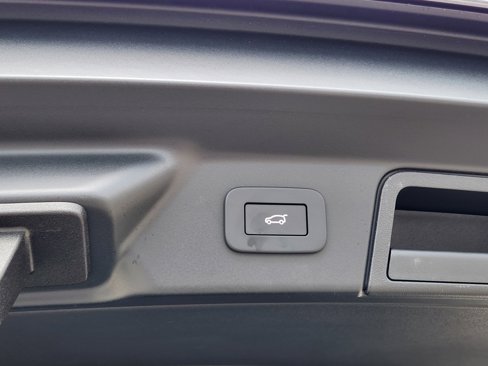 New 2026 Land Rover Range Rover Velar Dynamic SE image 33