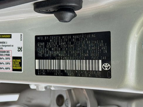 Used 2025 Toyota Corolla LE image 38