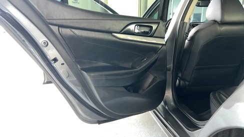 Used 2018 Nissan Maxima 3.5 SV image 32