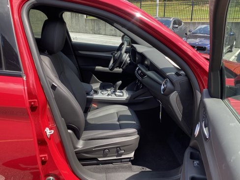 New 2025 Alfa Romeo Stelvio Sprint image 38