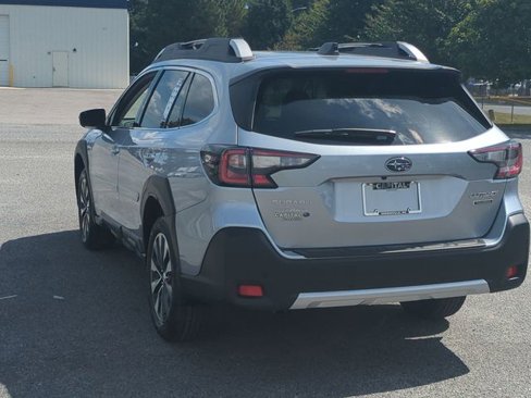 New 2025 Subaru Outback Touring image 5