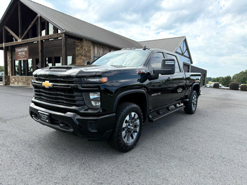 Used 2024 Chevrolet Silverado 2500 Custom w/ Custom Value Package image 2