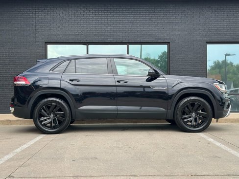 Used 2022 Volkswagen Atlas Cross Sport SE image 9