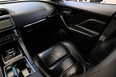 Used 2020 Jaguar F-PACE Prestige image 24