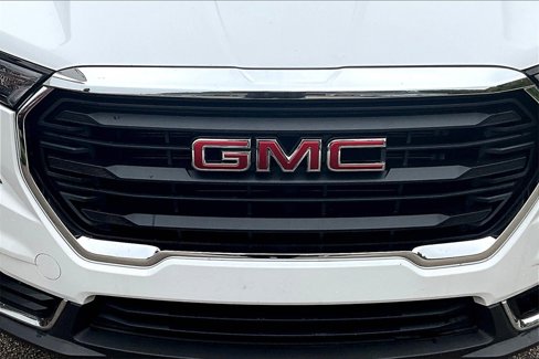 Used 2023 GMC Terrain SLE w/ Driver Convenience Package image 32