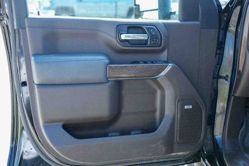 Used 2023 GMC Sierra 2500 Denali image 16