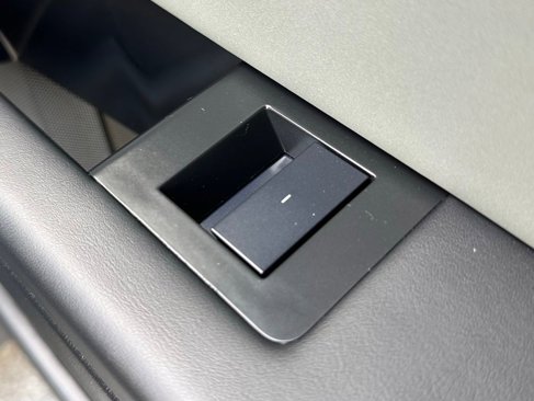 Used 2024 Tesla Cybertruck AWD Crew Cab image 36