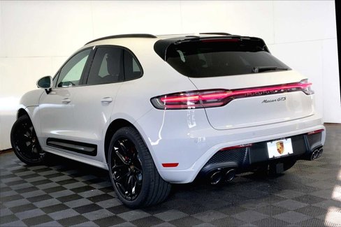 New 2026 Porsche Macan GTS image 3