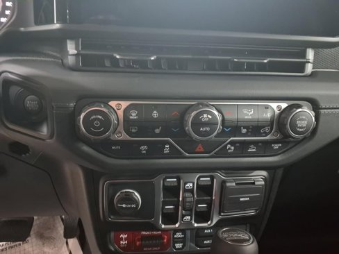 New 2025 Jeep Wrangler Unlimited Rubicon 392 image 14