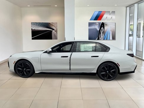 New 2026 BMW 750e xDrive image 11