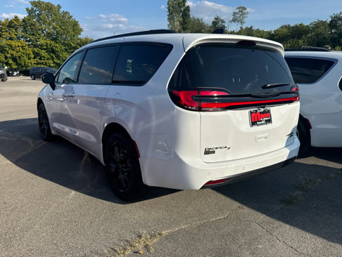 New 2026 Chrysler Pacifica Limited image 6