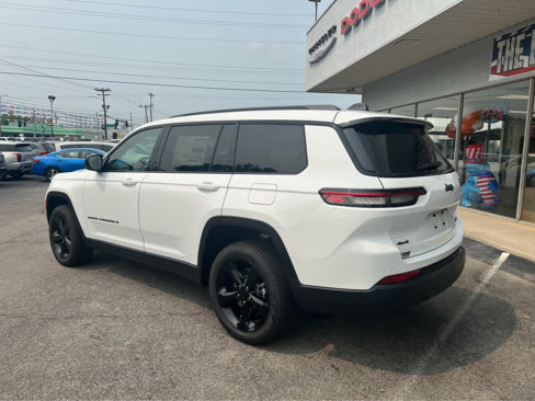 New 2025 Jeep Grand Cherokee L Limited w/ Black Appearance Package image 12