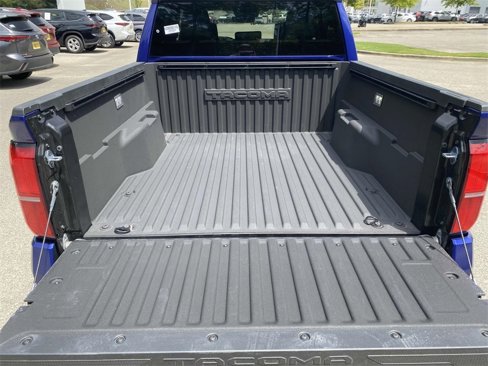 Used 2025 Toyota Tacoma SR5 image 9