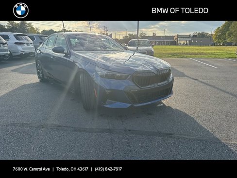New 2026 BMW 550e xDrive image 1