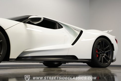 Used 2017 Ford GT image 24