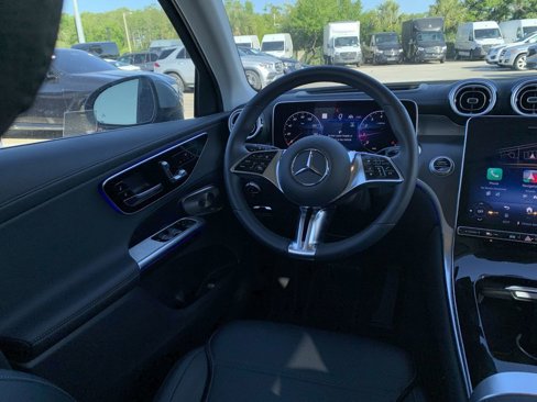 Certified 2025 Mercedes-Benz GLC 300 image 3