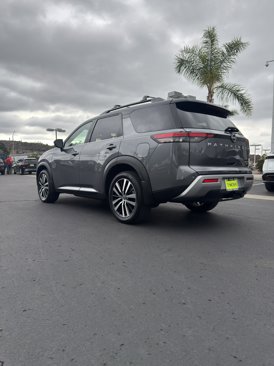 Certified 2025 Nissan Pathfinder Platinum image 8