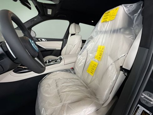 Used 2026 BMW X7 xDrive40i w/ M Sport Package image 22