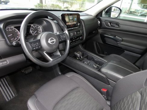 Certified 2024 Nissan Pathfinder S image 15