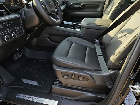 New 2025 Chevrolet Suburban Z71 w/ Comfort Package image 25