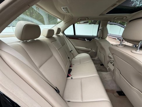Used 2011 Mercedes-Benz C 300 4MATIC Sedan image 30