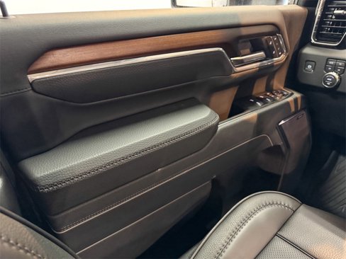 New 2025 GMC Sierra 3500 Denali w/ Denali Reserve Package image 34