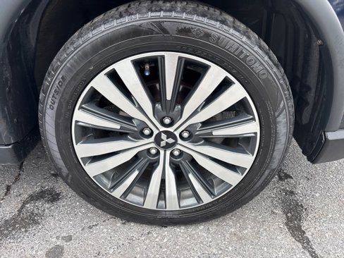 Used 2019 Mitsubishi Outlander AWD image 23
