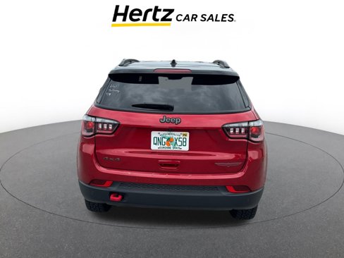 Used 2025 Jeep Compass Trailhawk image 5