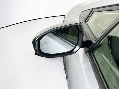Used 2025 Toyota Prius LE image 16