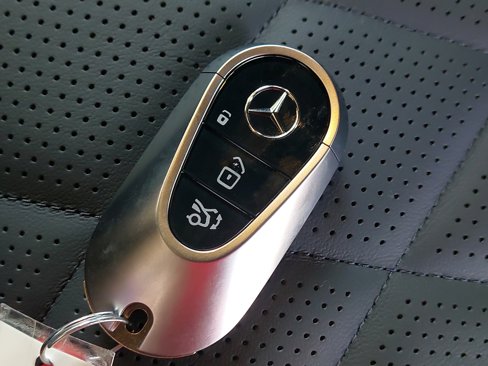 New 2025 Mercedes-Benz S 580 4MATIC Sedan image 35