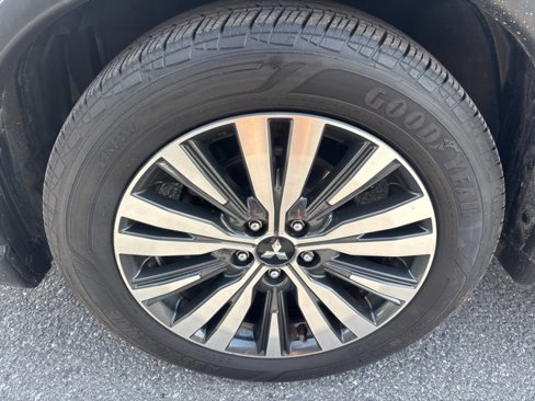 Used 2020 Mitsubishi Outlander SE image 17